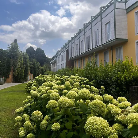 Casa Ai Giardini דירה *